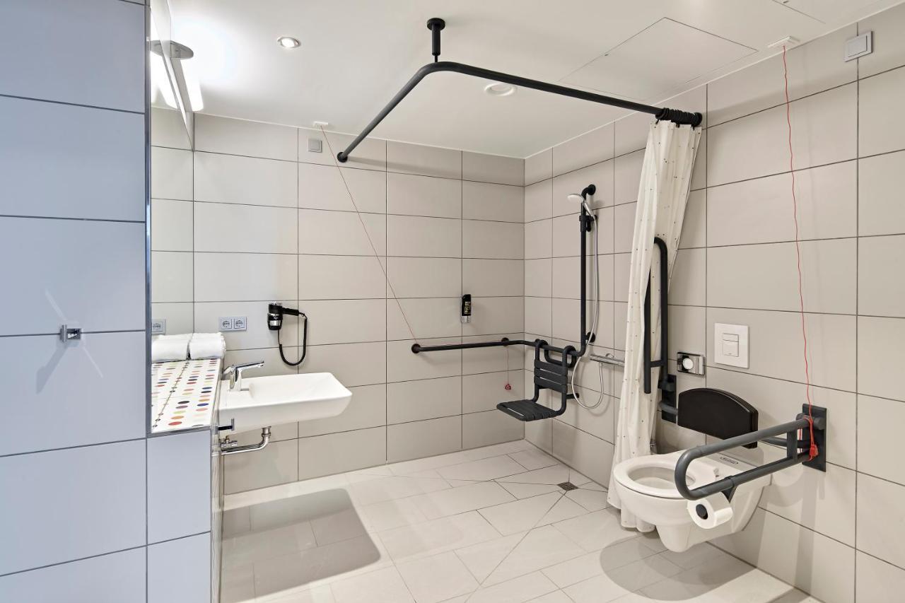 Meininger Hotel Koeln West Екстериор снимка