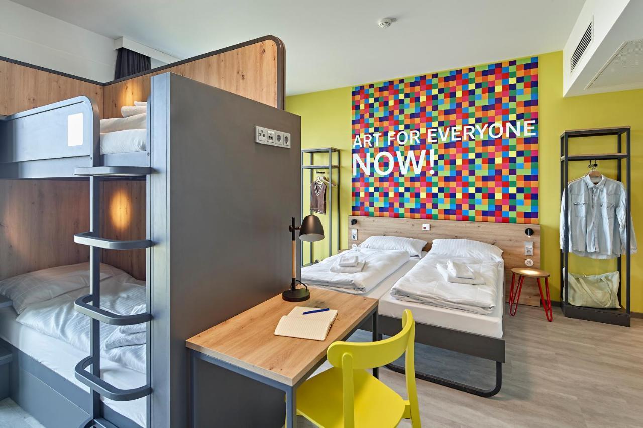 Meininger Hotel Koeln West Екстериор снимка