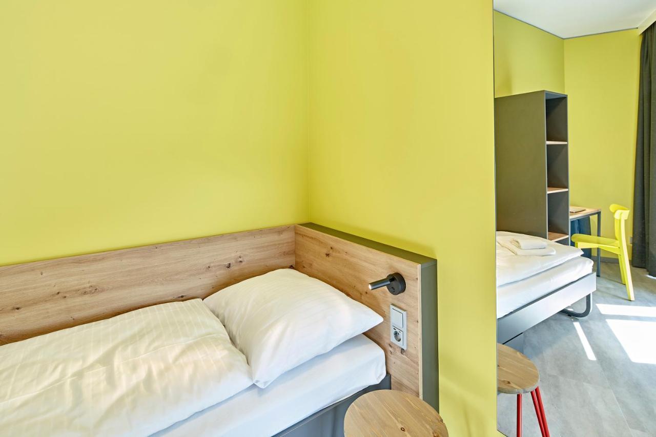 Meininger Hotel Koeln West Екстериор снимка
