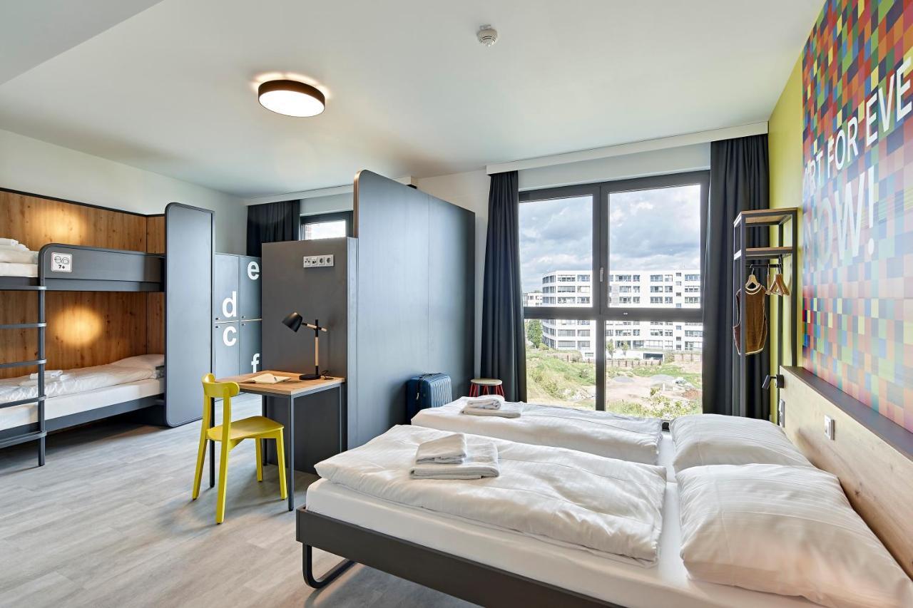 Meininger Hotel Koeln West Екстериор снимка