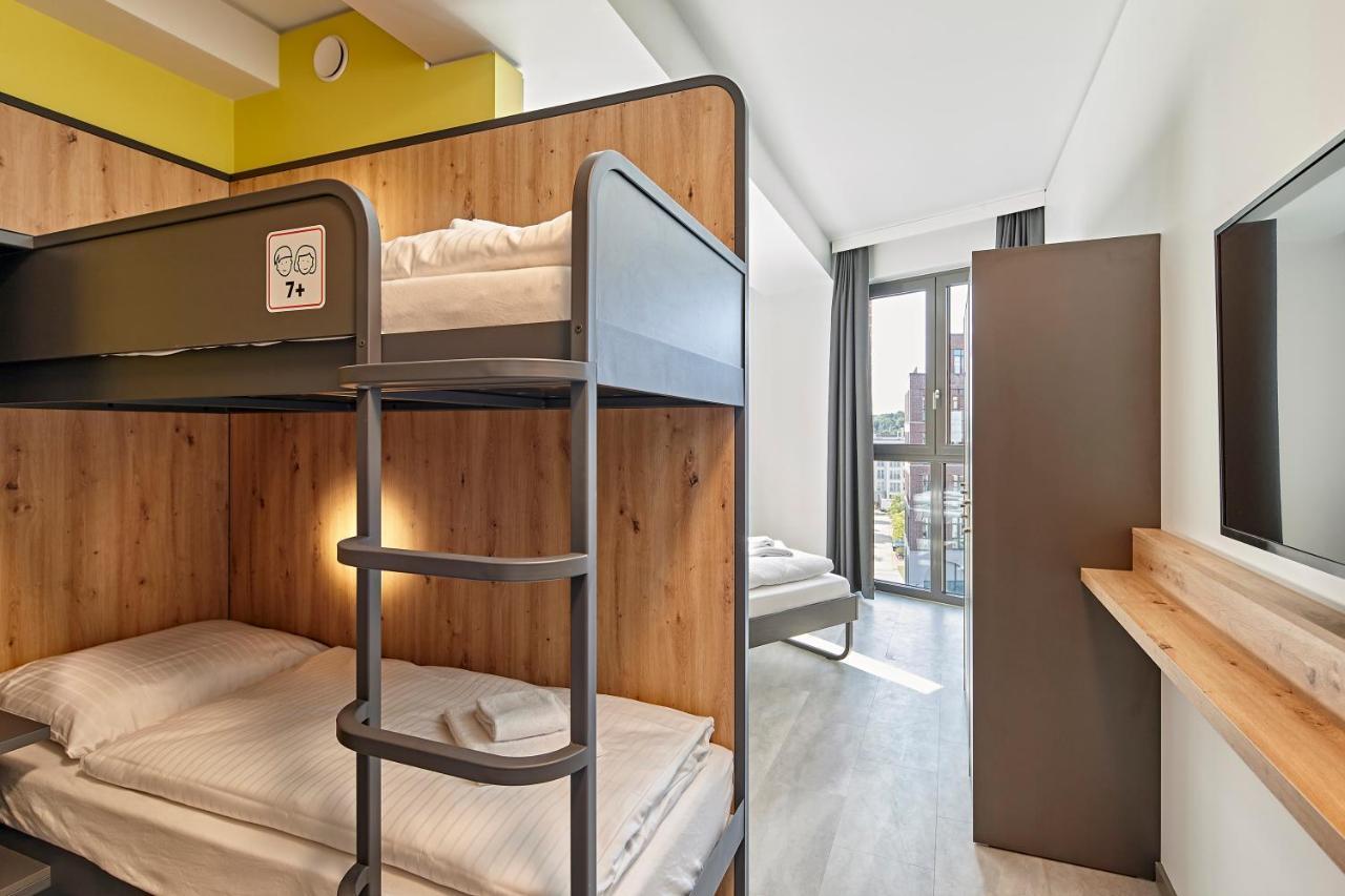 Meininger Hotel Koeln West Екстериор снимка