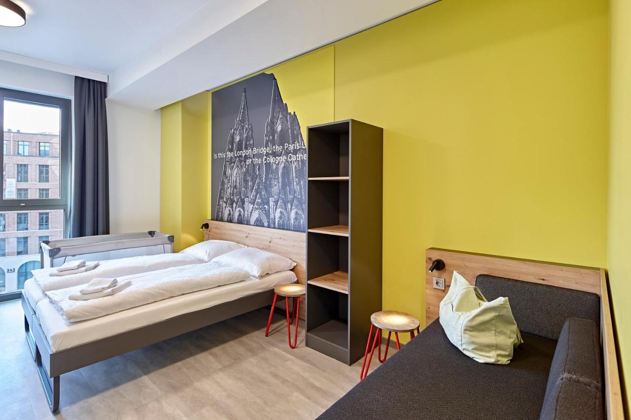 Meininger Hotel Koeln West Екстериор снимка