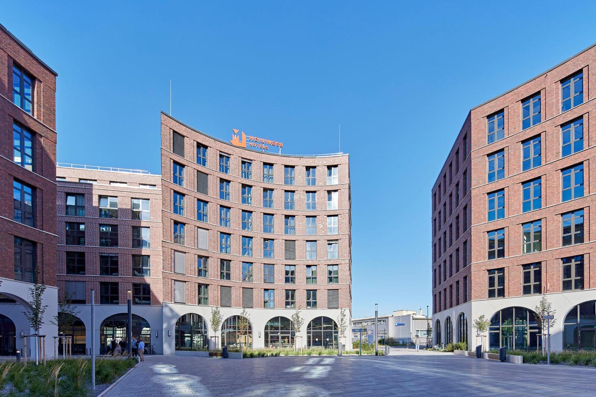Meininger Hotel Koeln West Екстериор снимка