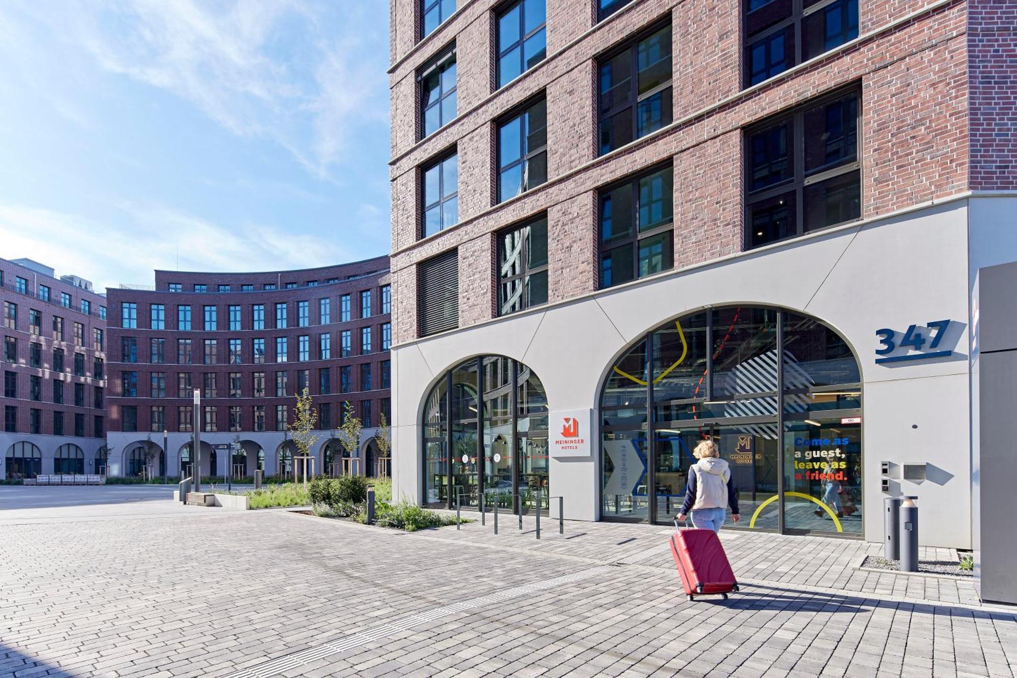 Meininger Hotel Koeln West Екстериор снимка